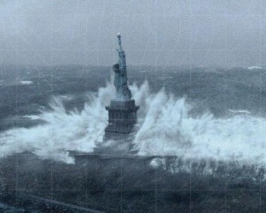 1351685806-Statue_of_Liberty_Sandy